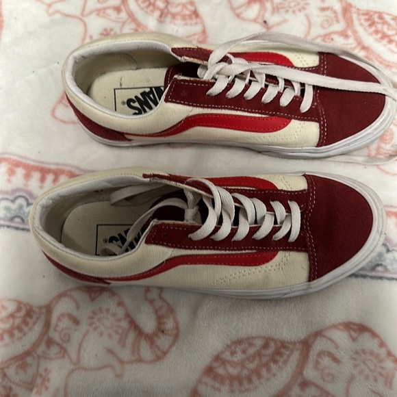 Classic old School Red and cream vans - Picture 2 of 4